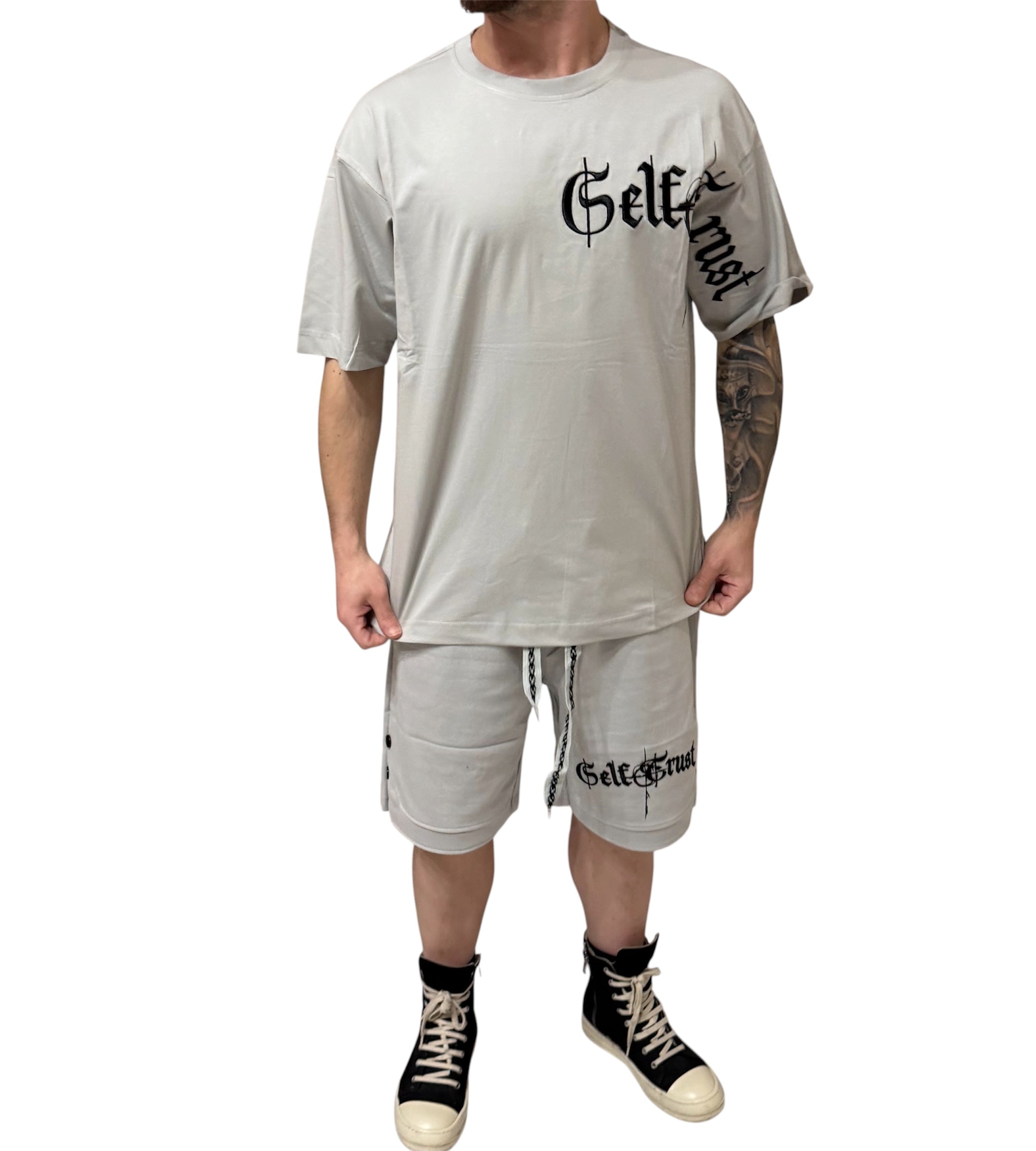 Coordinato self gray light