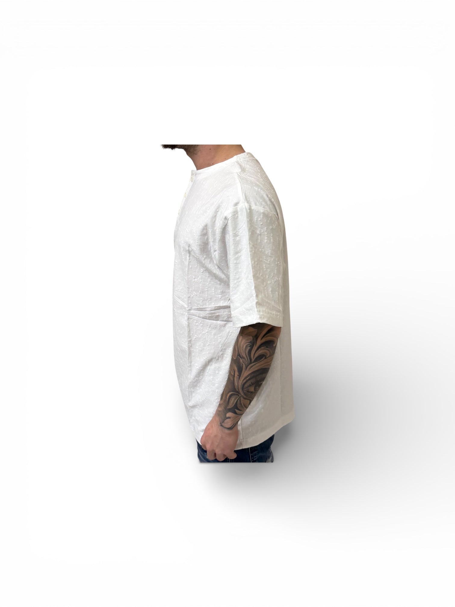 Serafino white holes