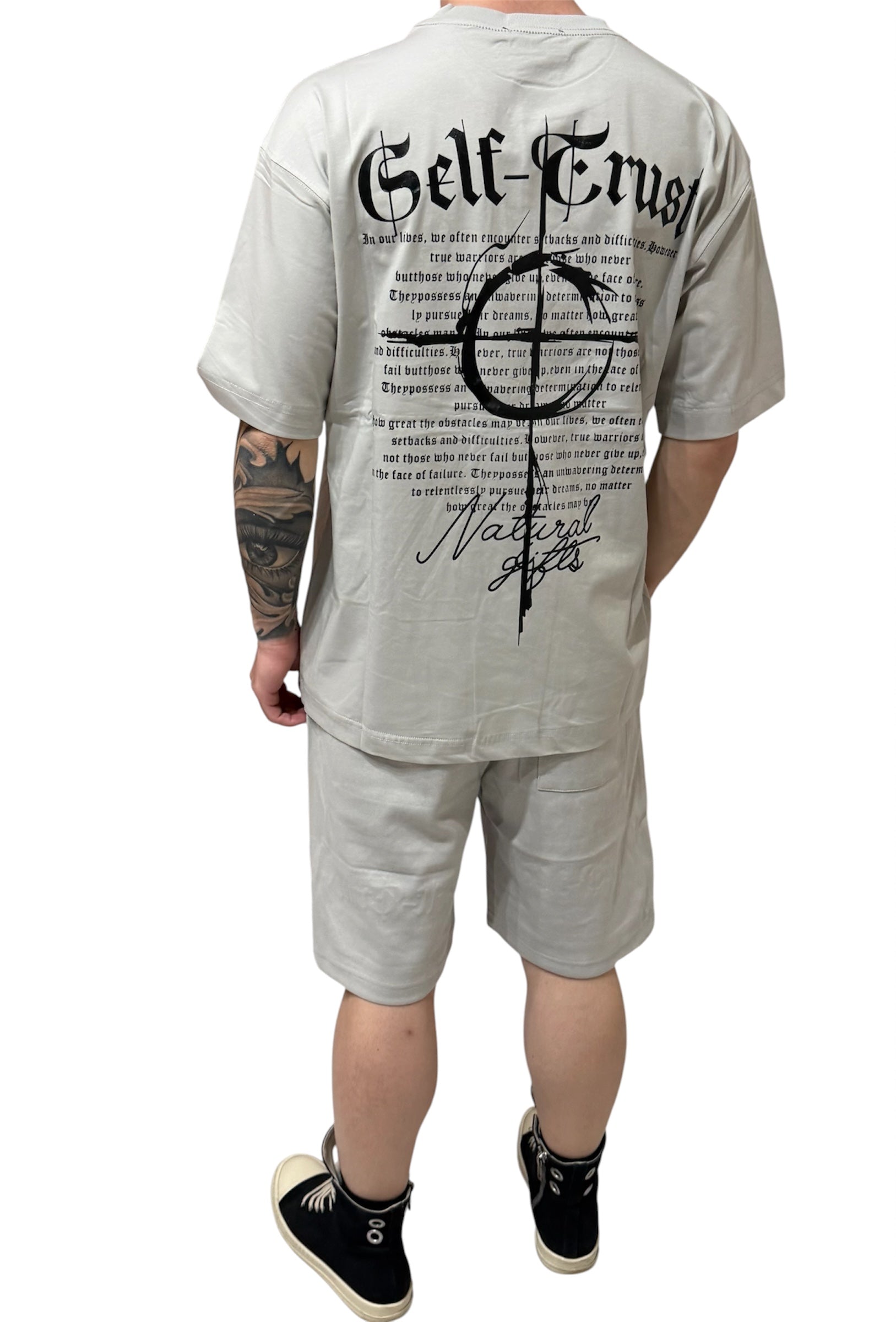 Coordinato self gray light